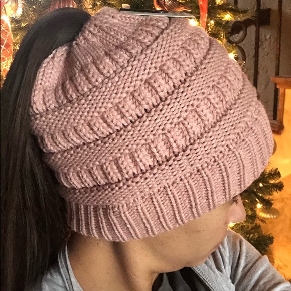 🆕 Rose CC Messy Bun Beanie - Picture 4 of 5